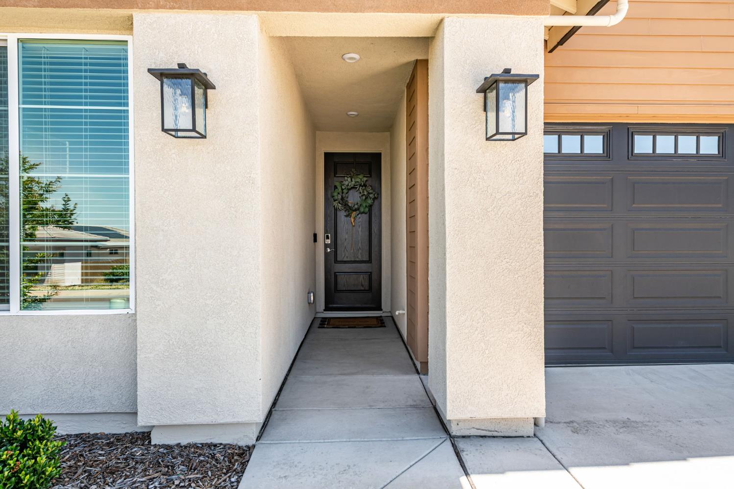 1528 Seneca Circle