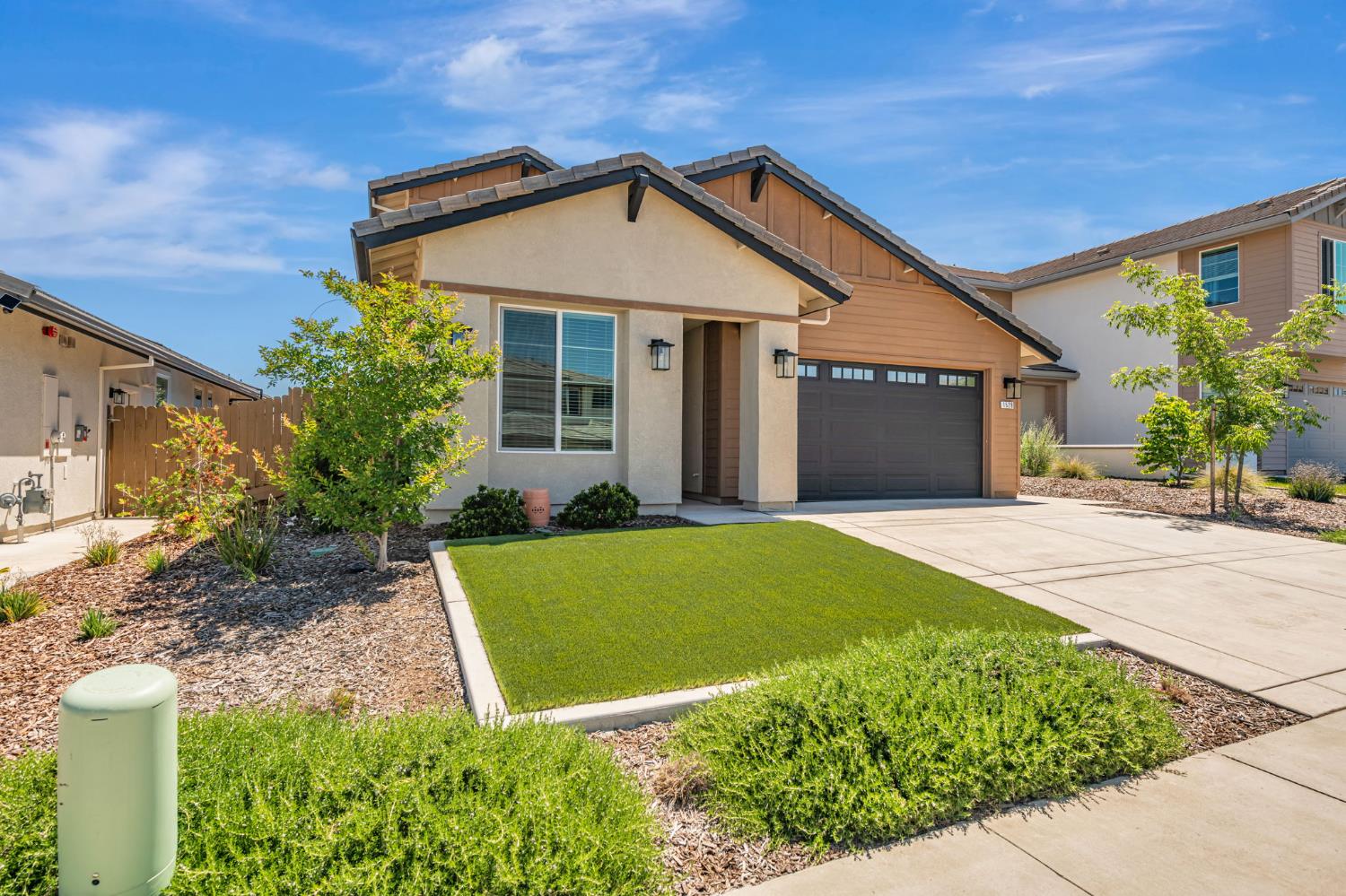1528 Seneca Circle