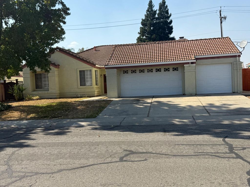 Photo of 1878 Meadowlark Way, Yuba City, CA 95993 (MLS # 225132491)