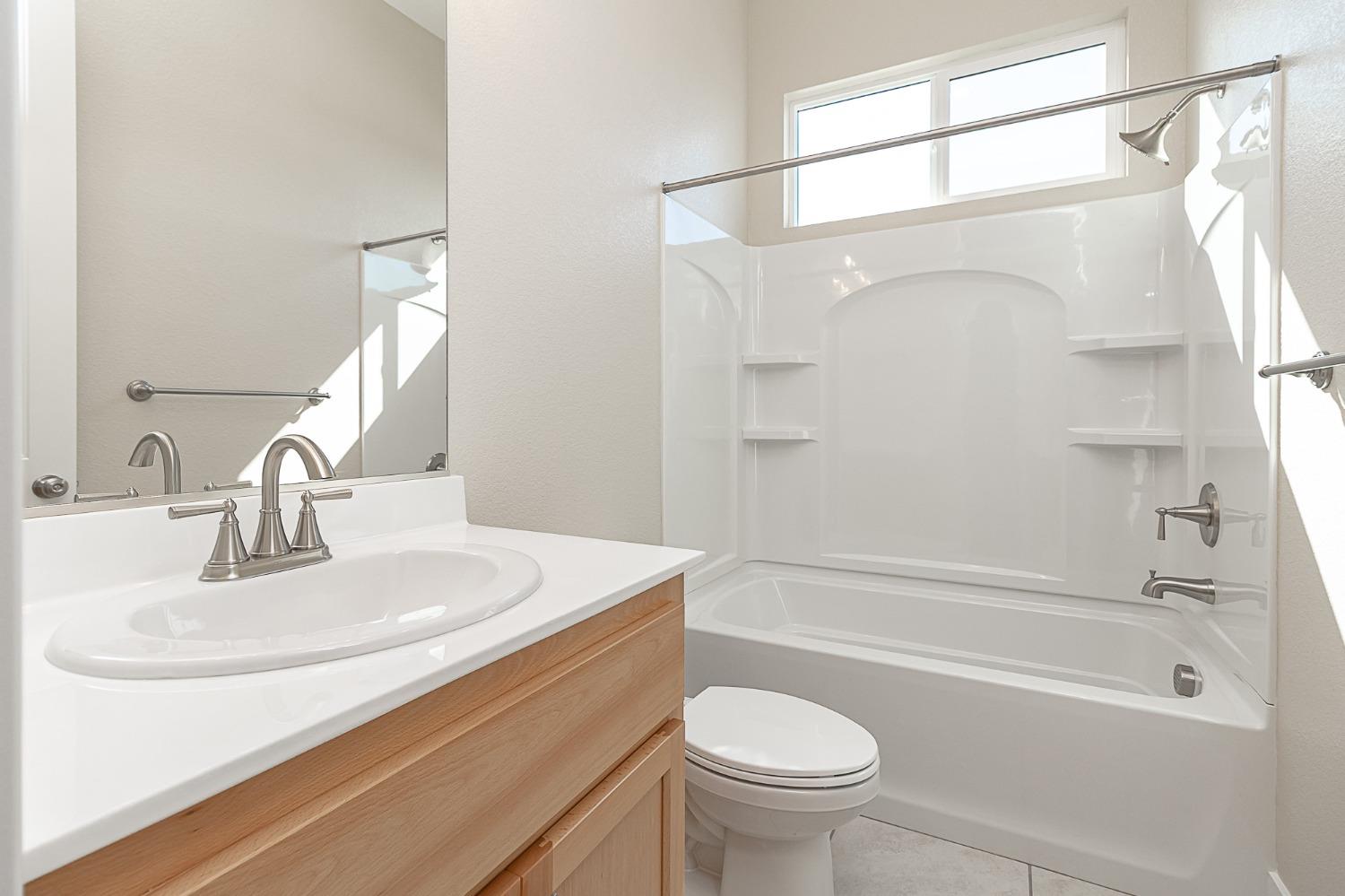 901 Meadowlands Drive