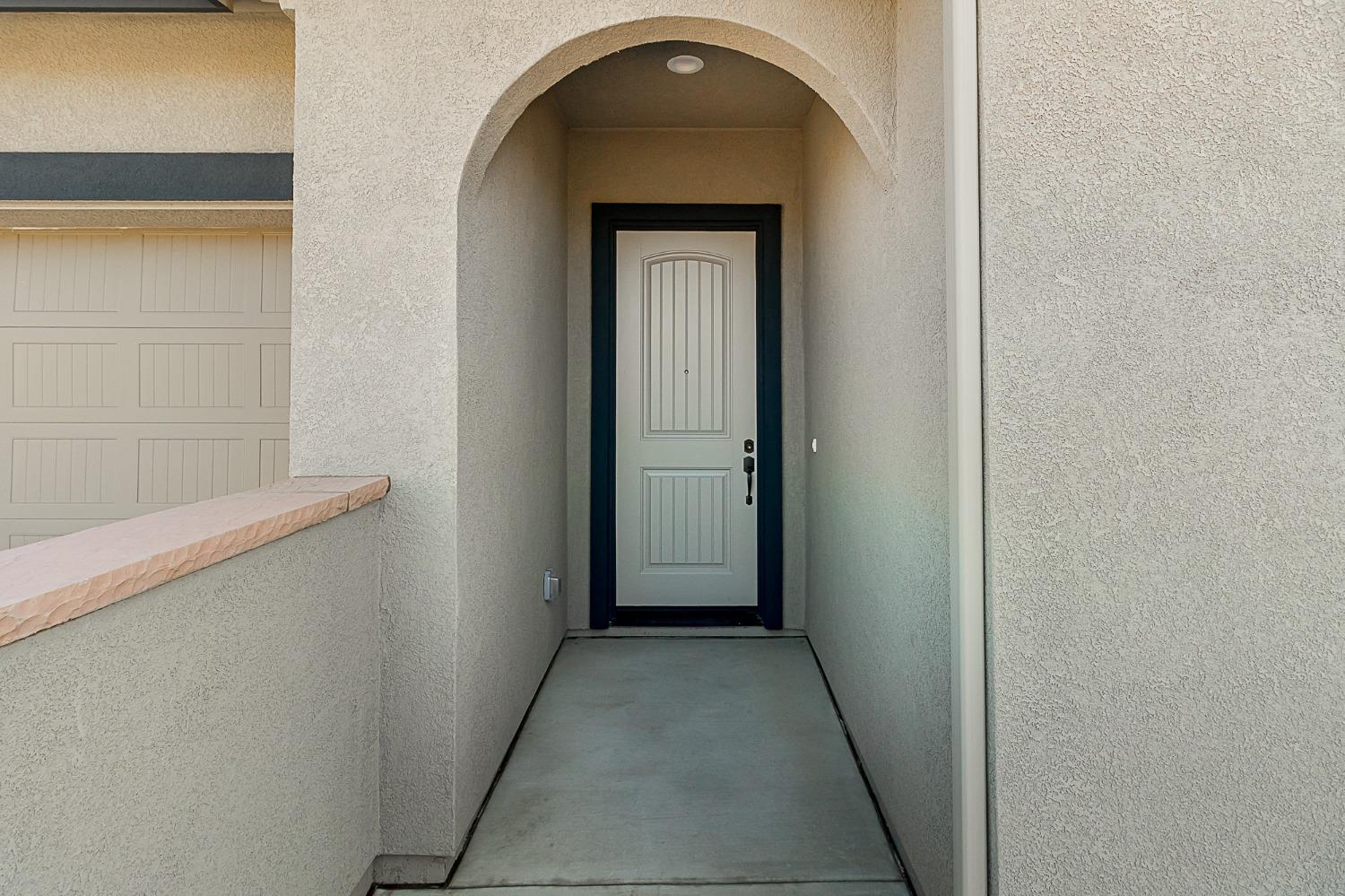 901 Meadowlands Drive