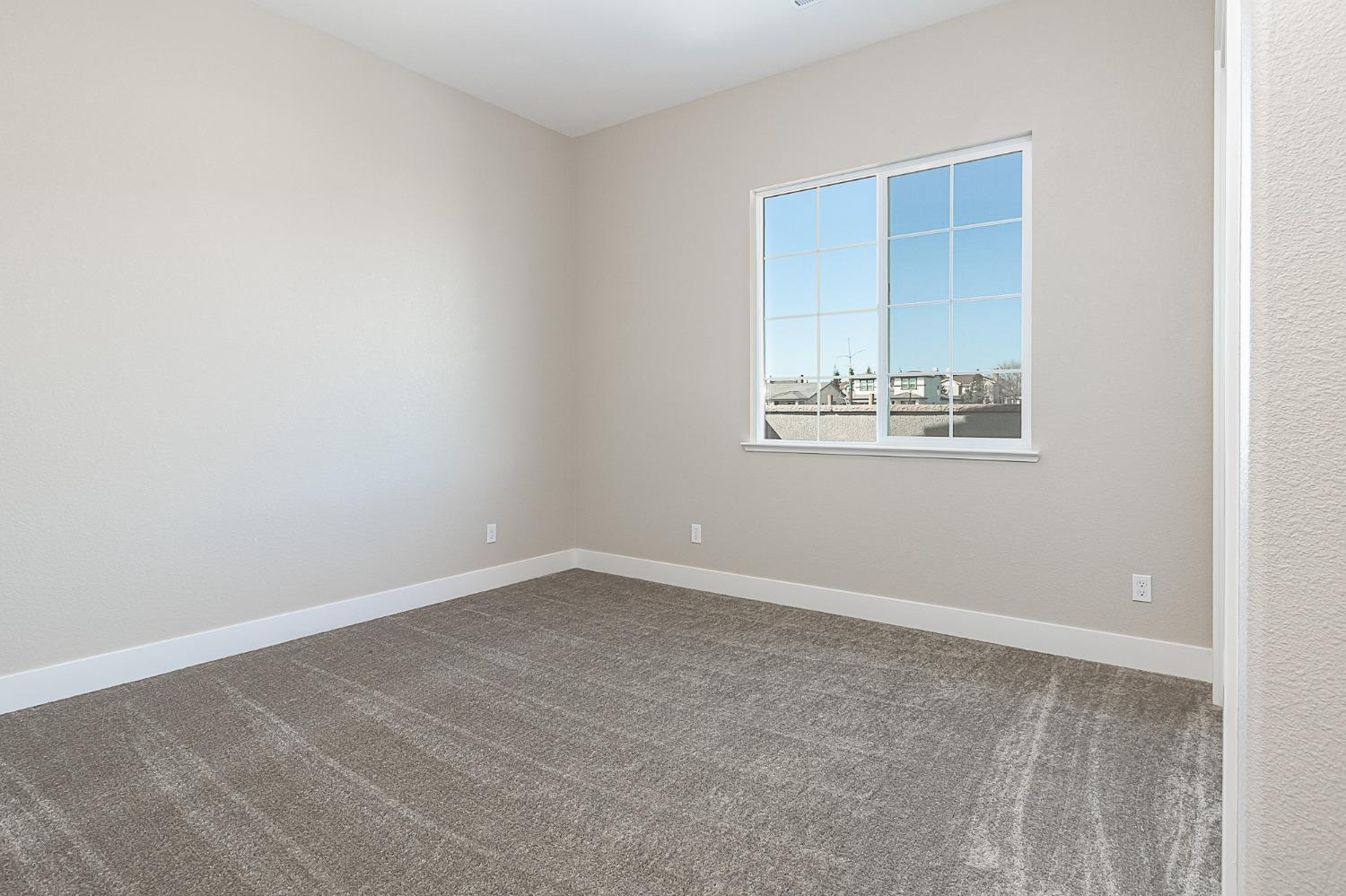 901 Meadowlands Drive