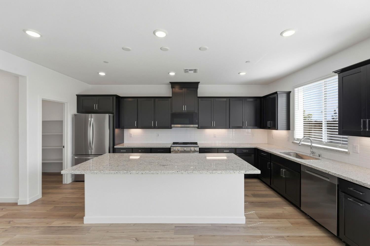 1220 N Robiolo Lane