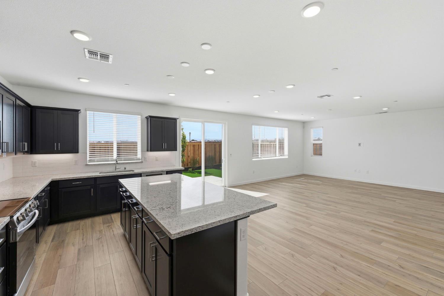 1220 N Robiolo Lane