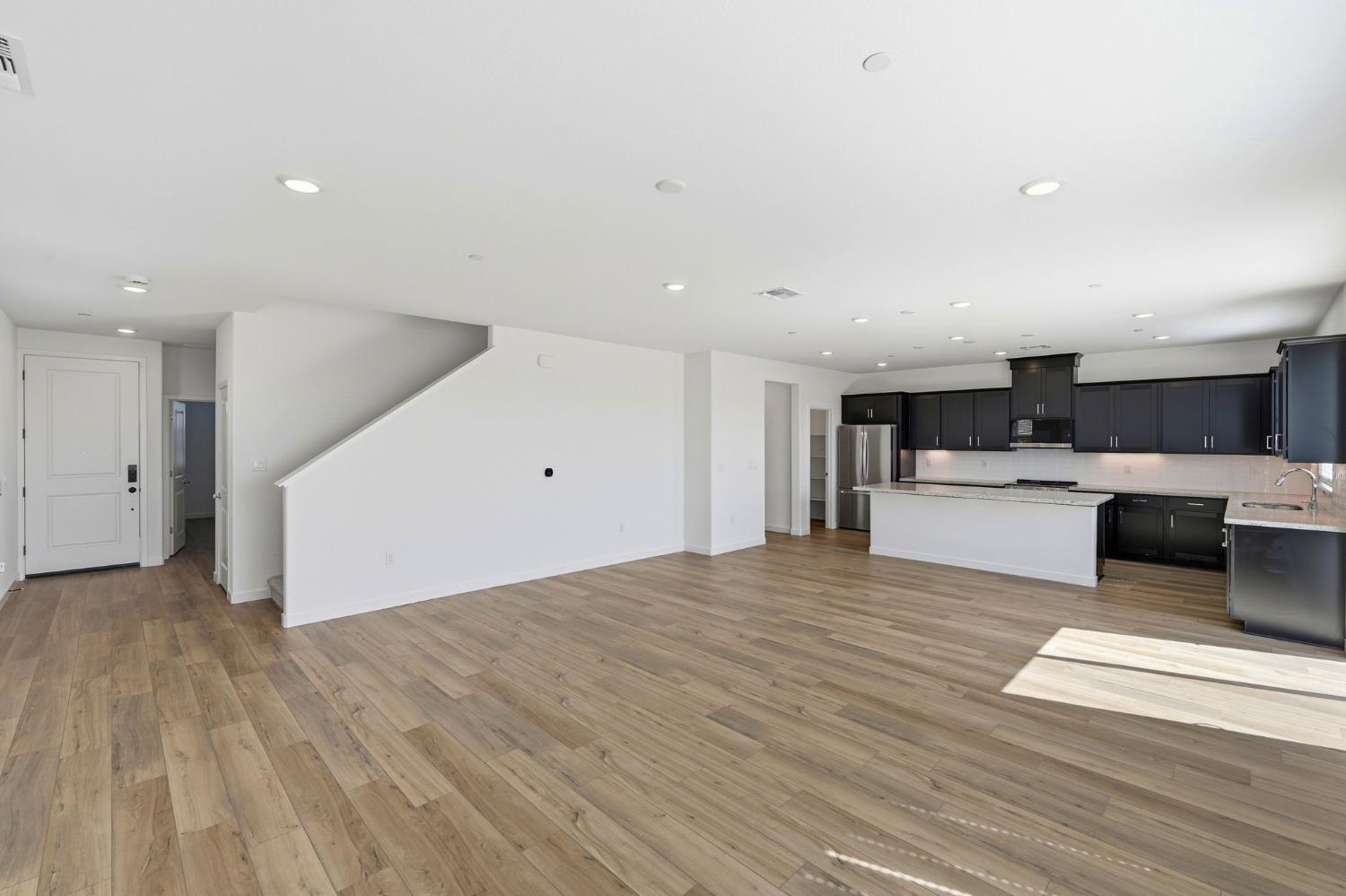 1220 N Robiolo Lane