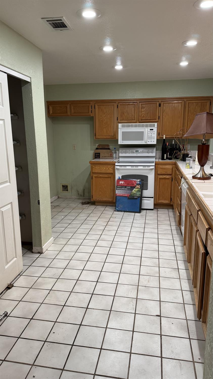 6606 Acropolis Street