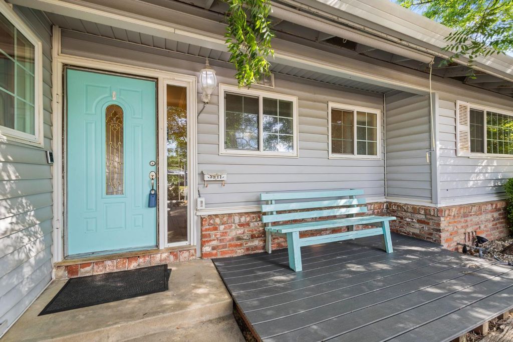 Photo of 5511 Claiborne Way, Orangevale, CA 95661 (MLS # 226046110)