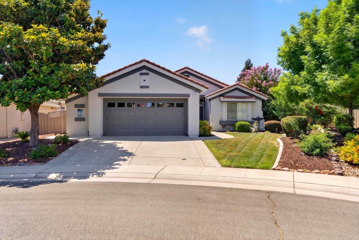 1772 Farmgate Lane