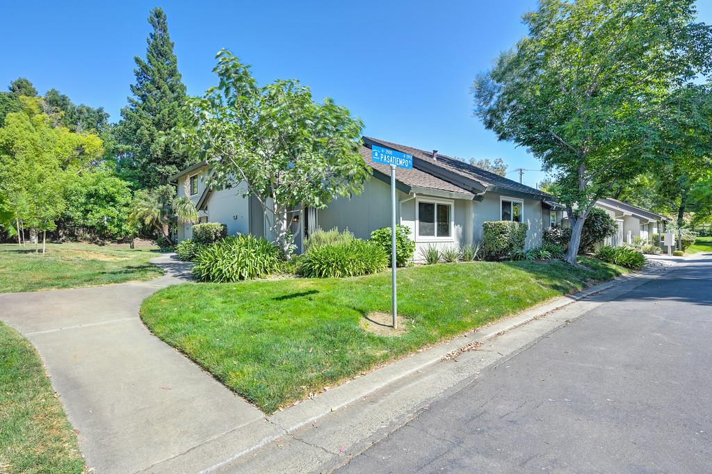2912 Pasatiempo Place