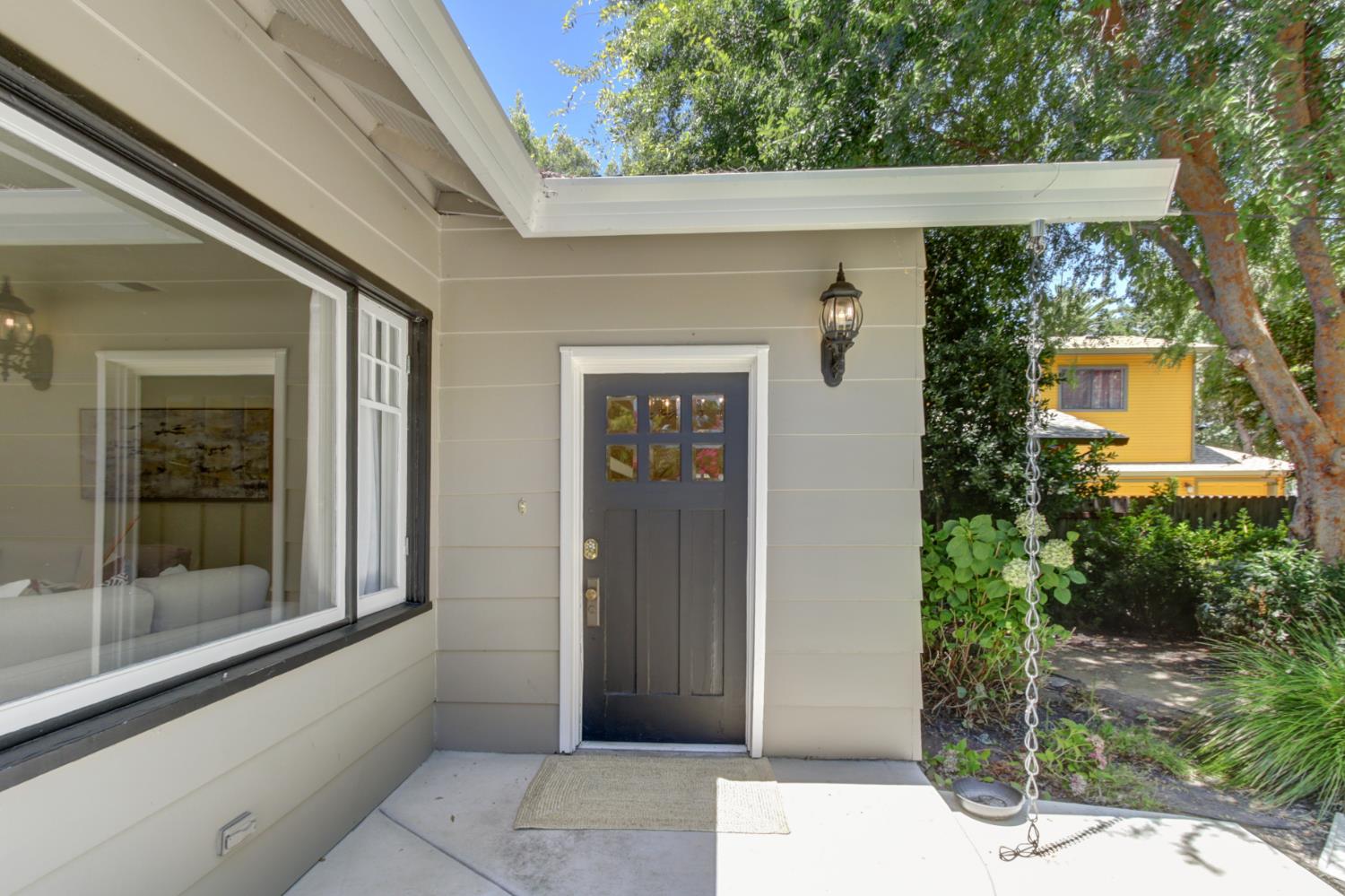 6016 Palm Drive