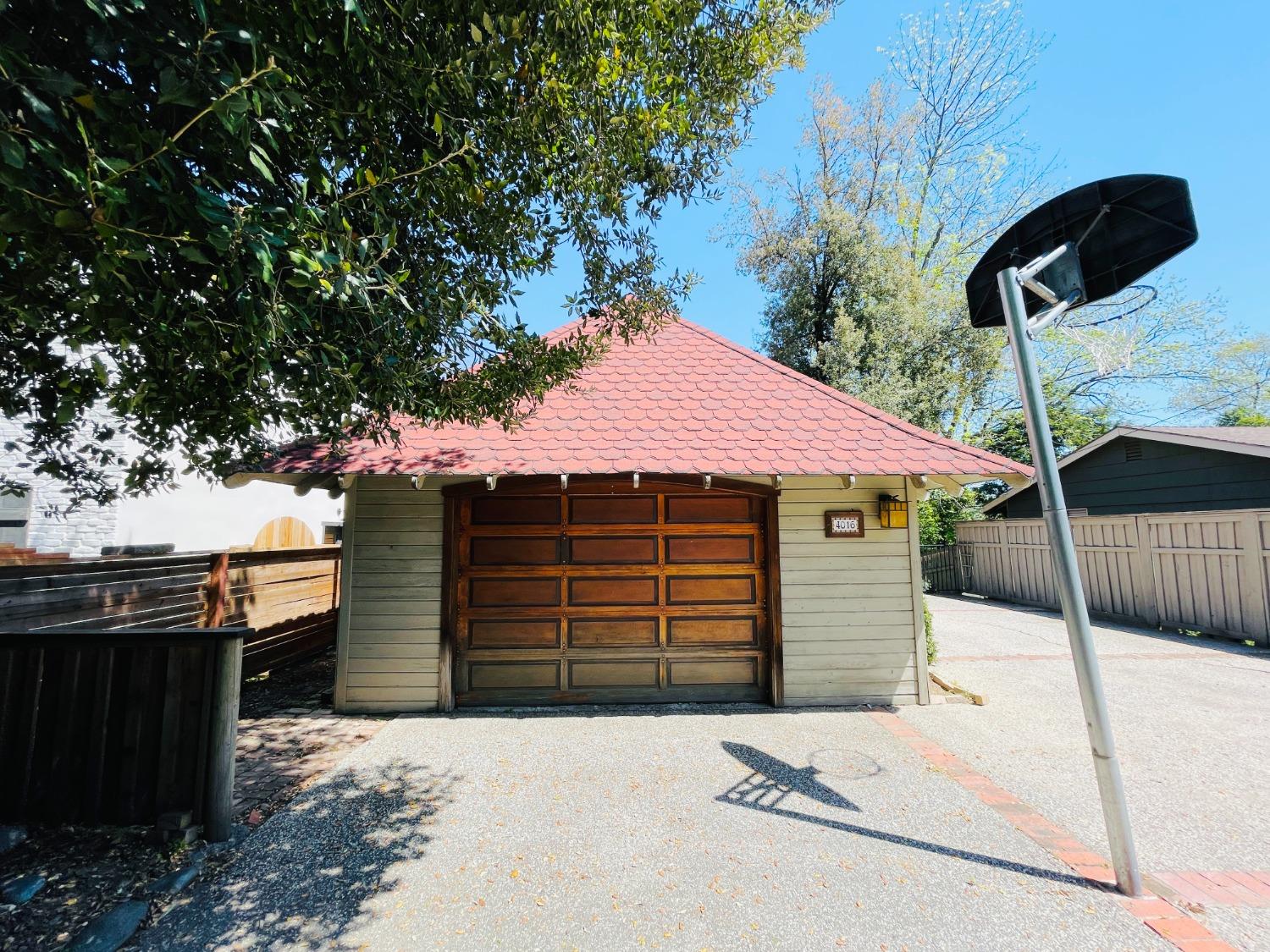 4016 Ridge Street