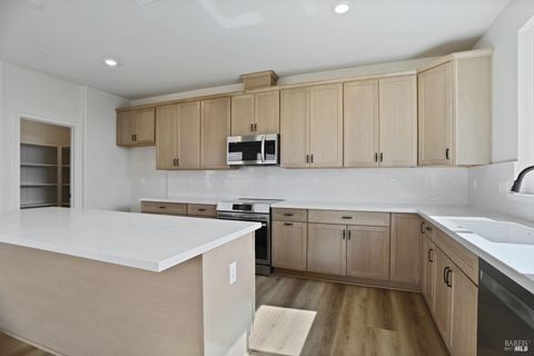 713 Billhook Drive Vacaville CA 95687