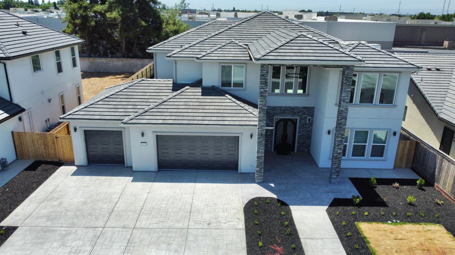 2362 Interlaken Court