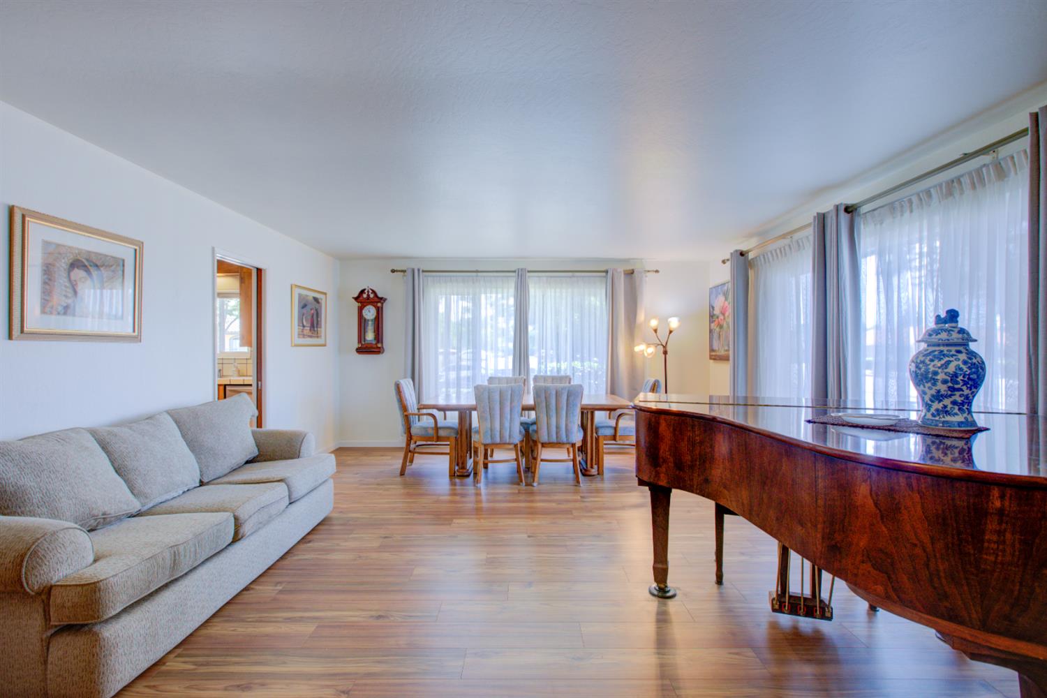 701 W 6th Street