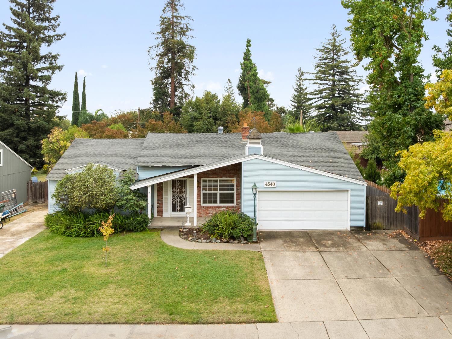 4540 Laurelwood Way