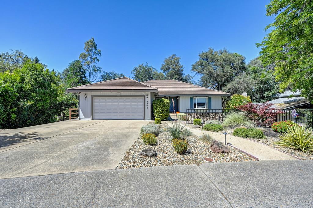 3365 Oakcreek Drive
