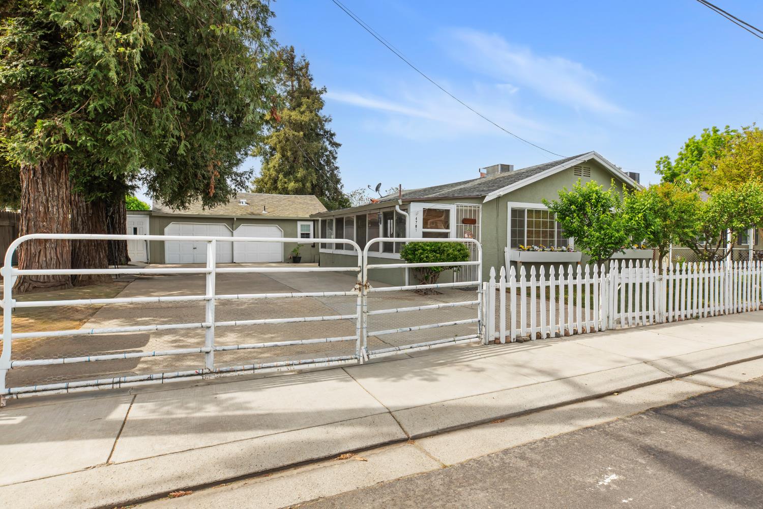 4701 Magnolia Street