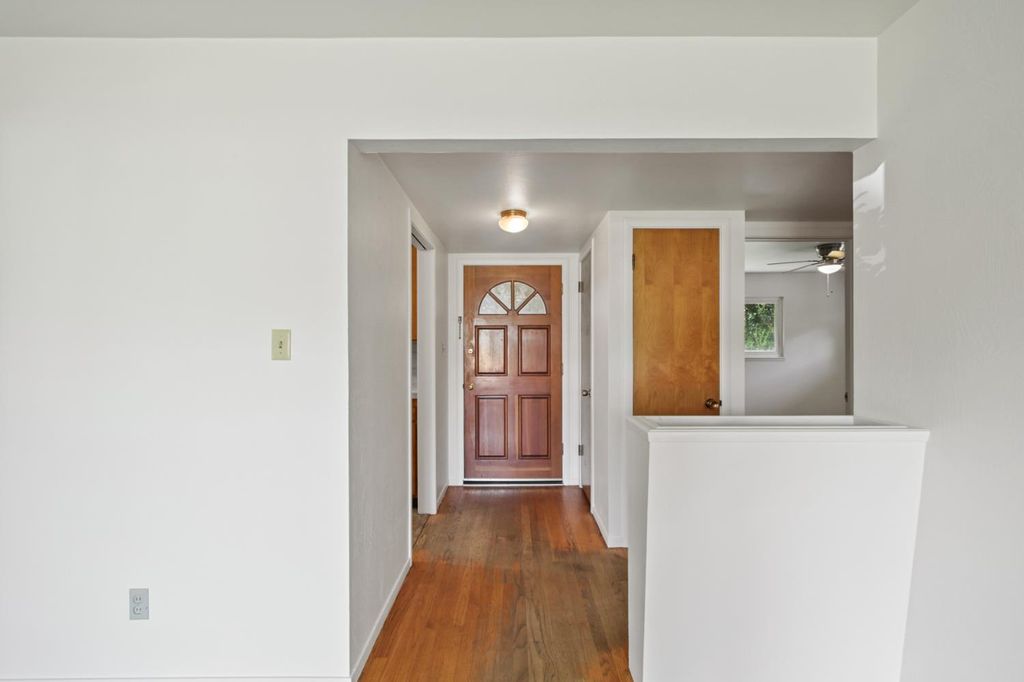 Photo of 5405 Dorset Way, Sacramento, CA 95822 (MLS # 226046486)