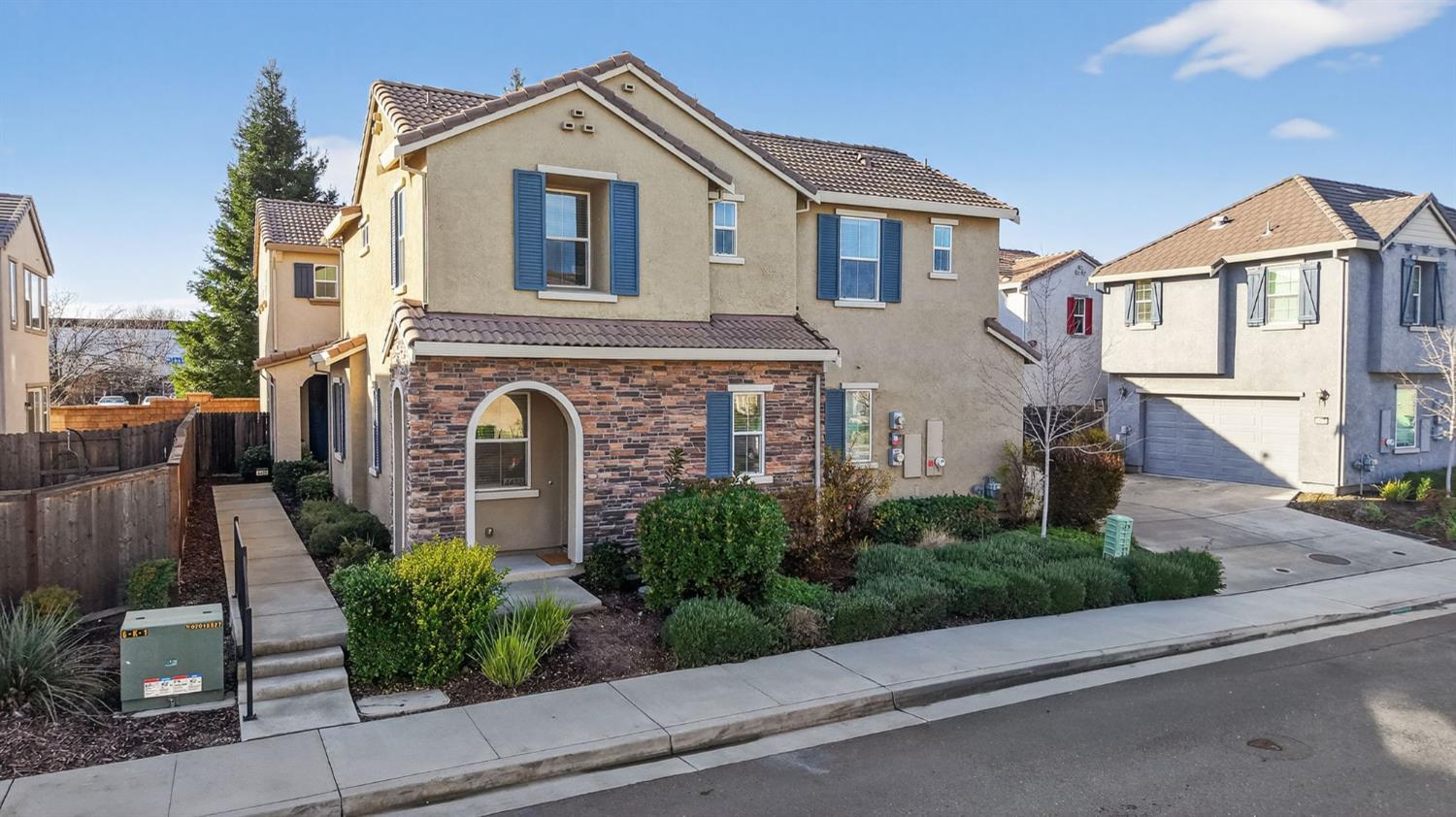 4423 Silver Cedar Lane