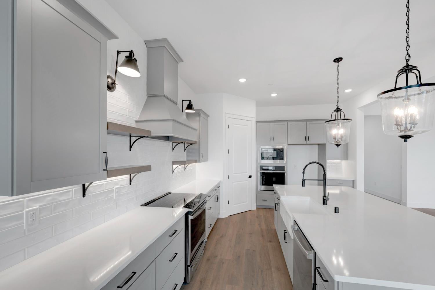 4342 Hooded Crow Way