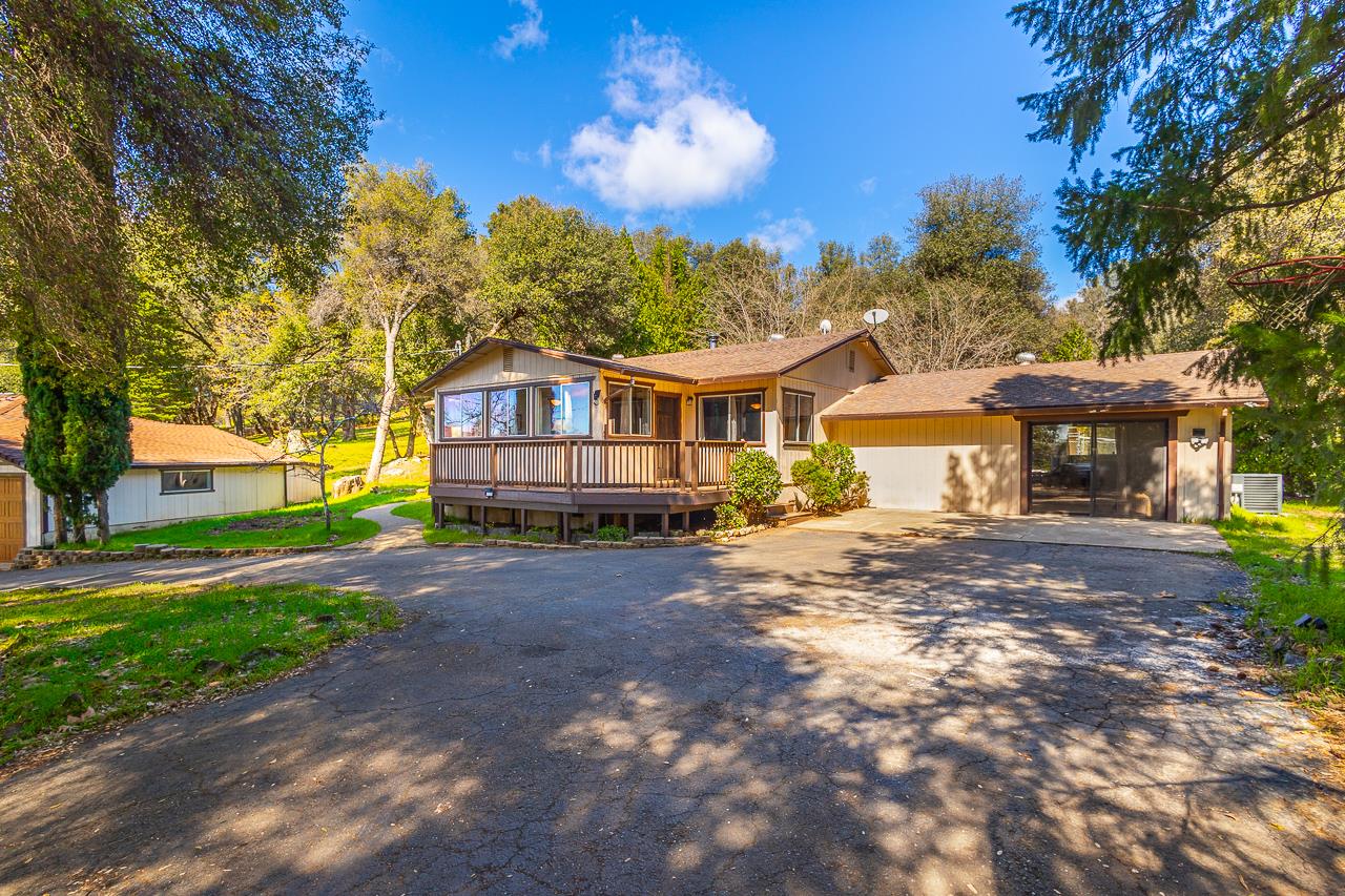 6233 Silver Ridge Lane