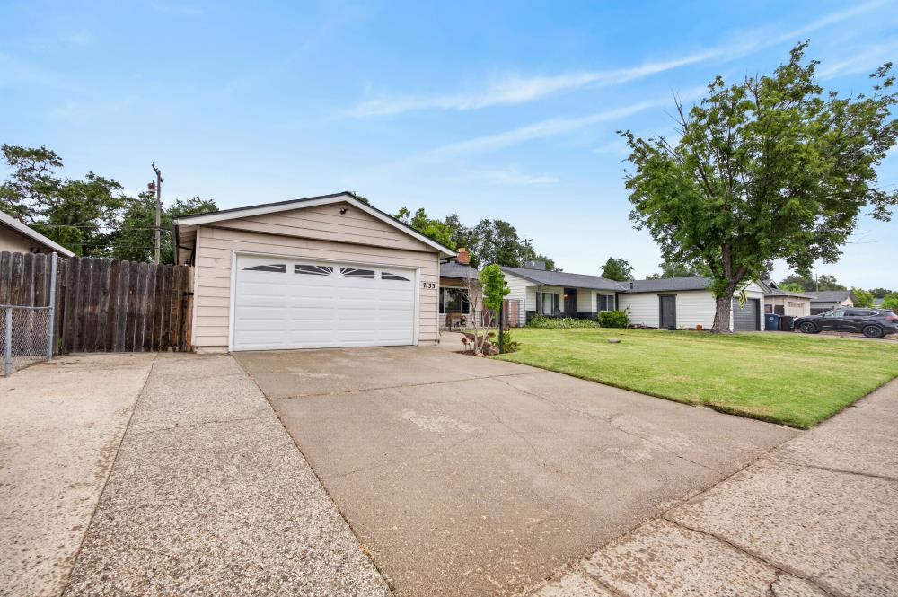 7133 Oakberry Way