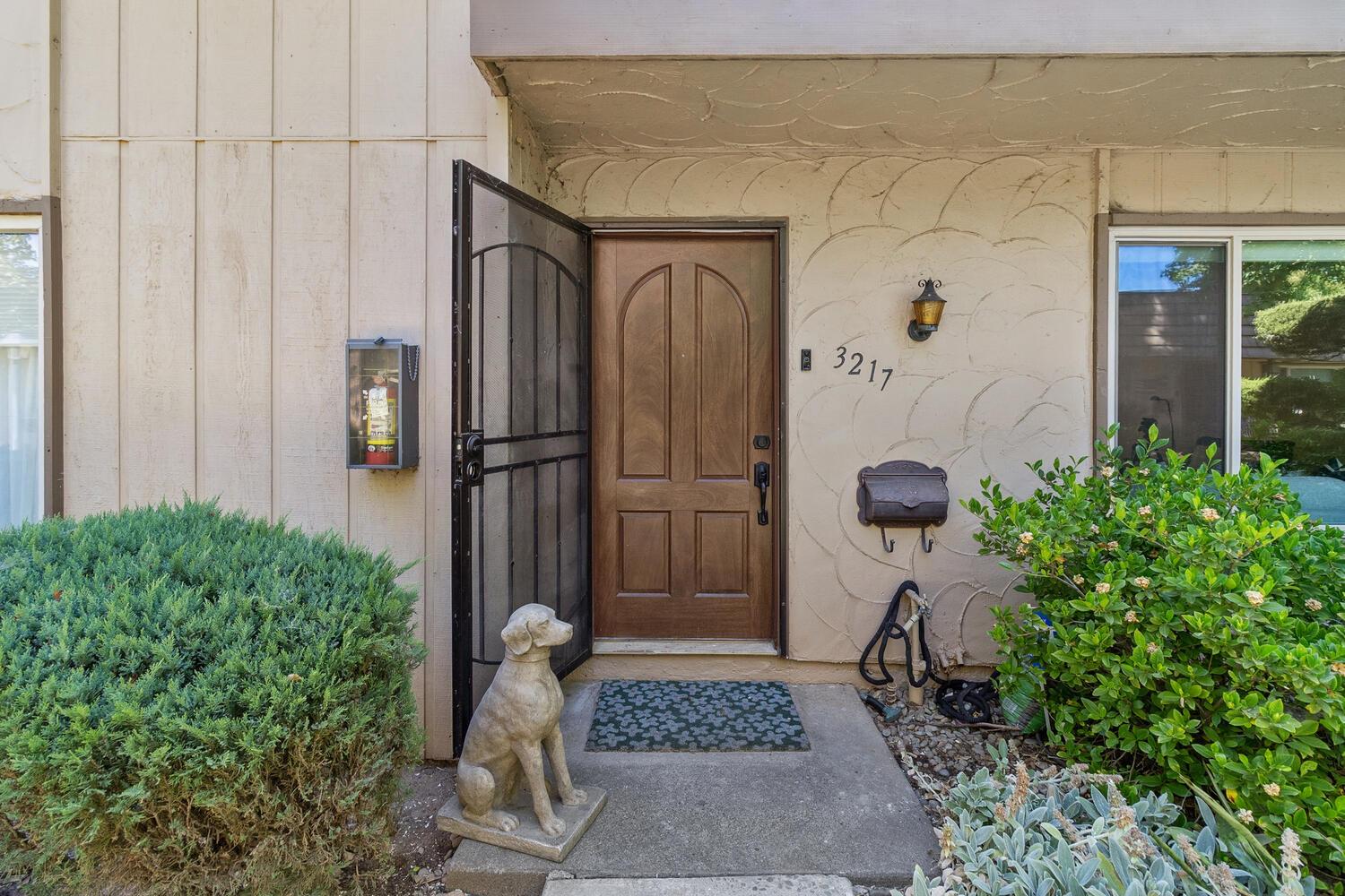 3217 Casitas Bonito