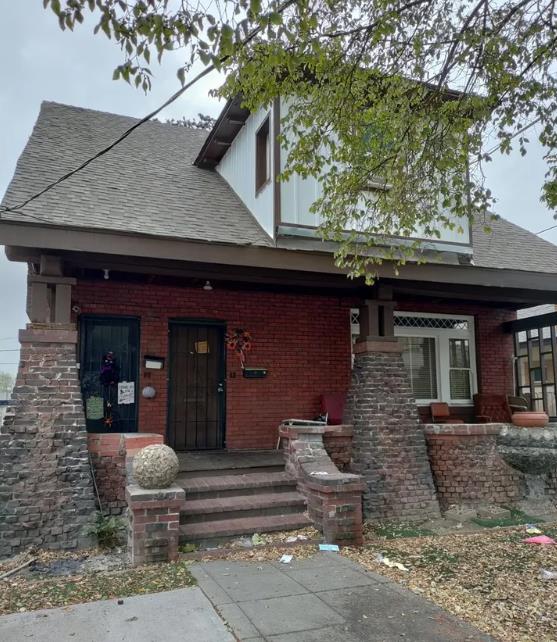 321 N Sierra Nevada Street