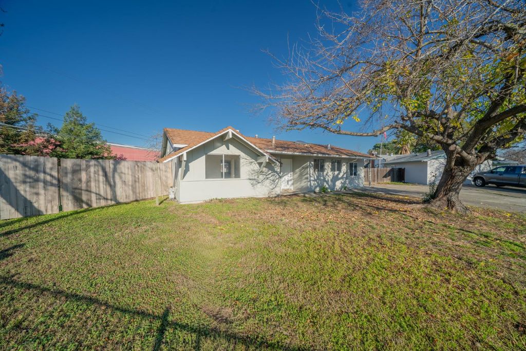 Photo of 6504 Harley Way, Sacramento, CA 95828 (MLS # 226004512)