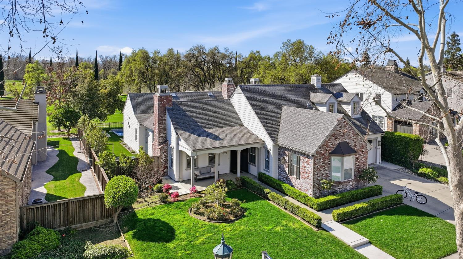 1720 Fairway Oaks Court