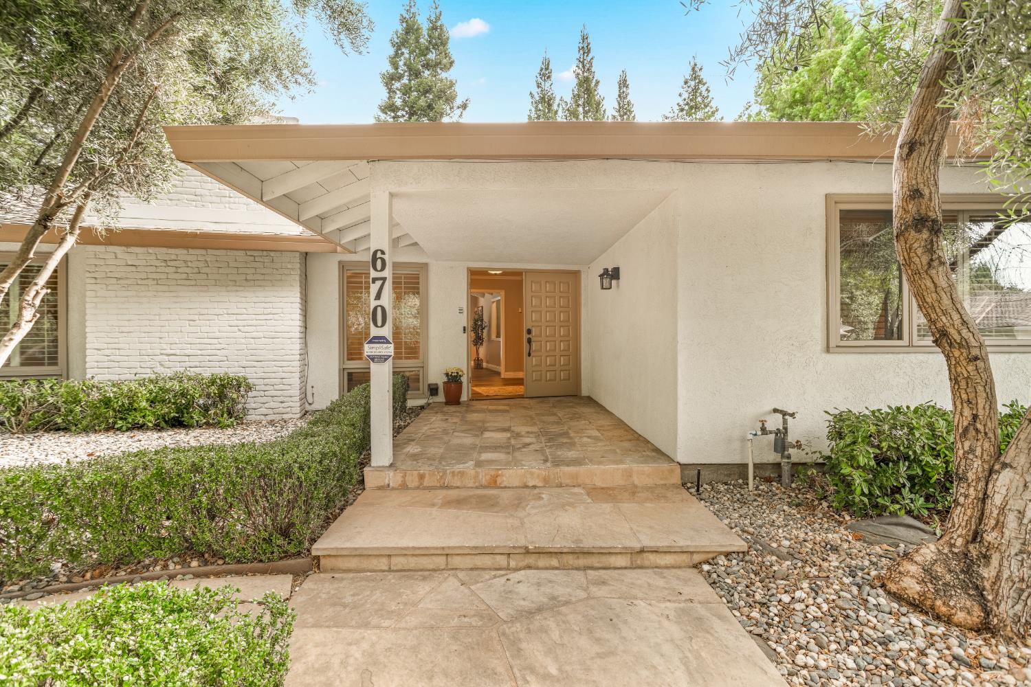 670 Lake Wilhaggin Drive