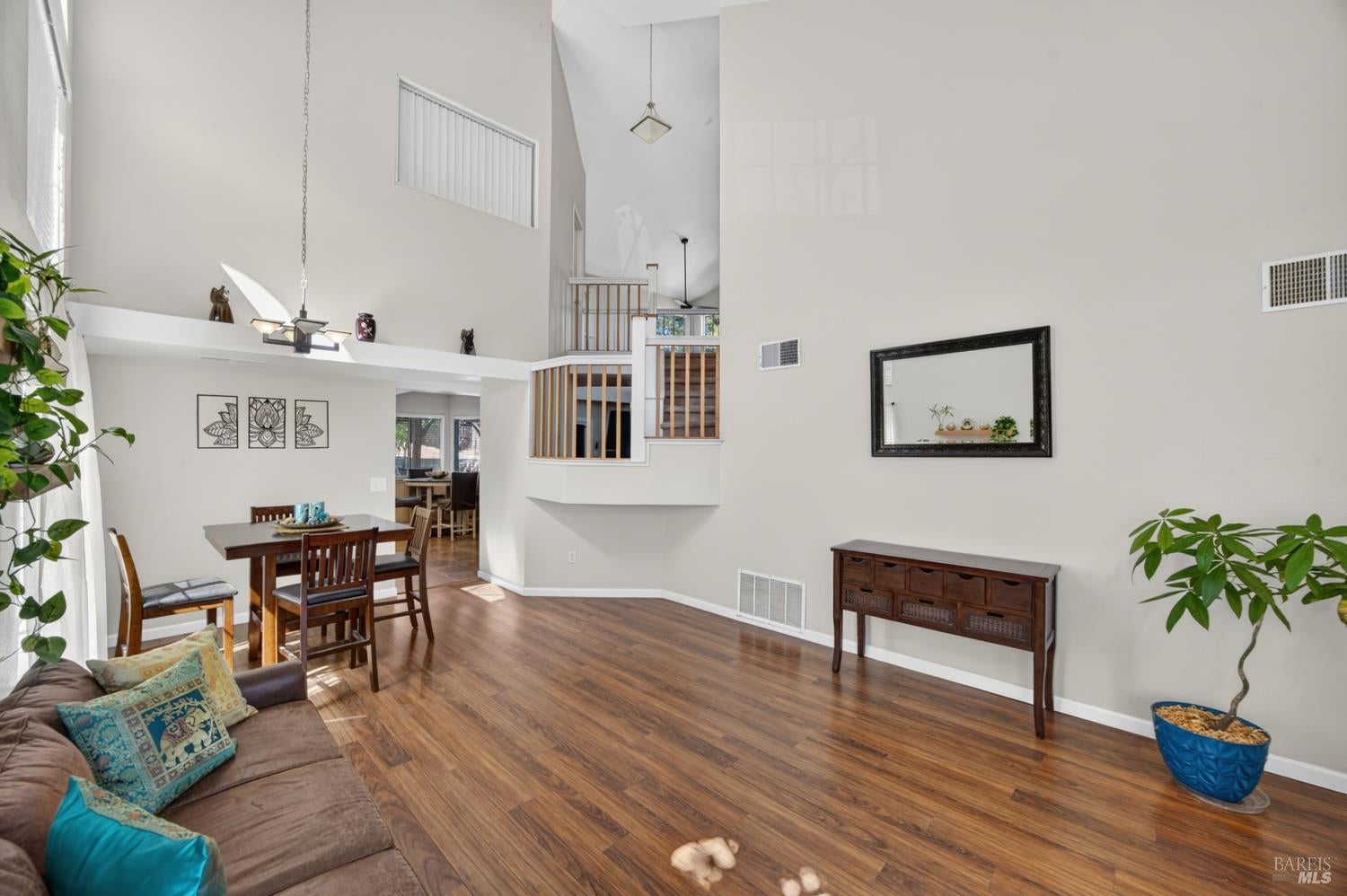 121 Sunnyglen Drive