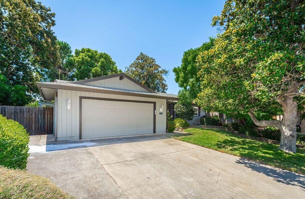 2217 El Cejo Circle