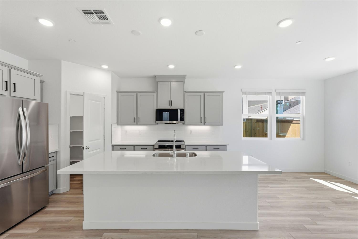 1007 Ginkgo Circle