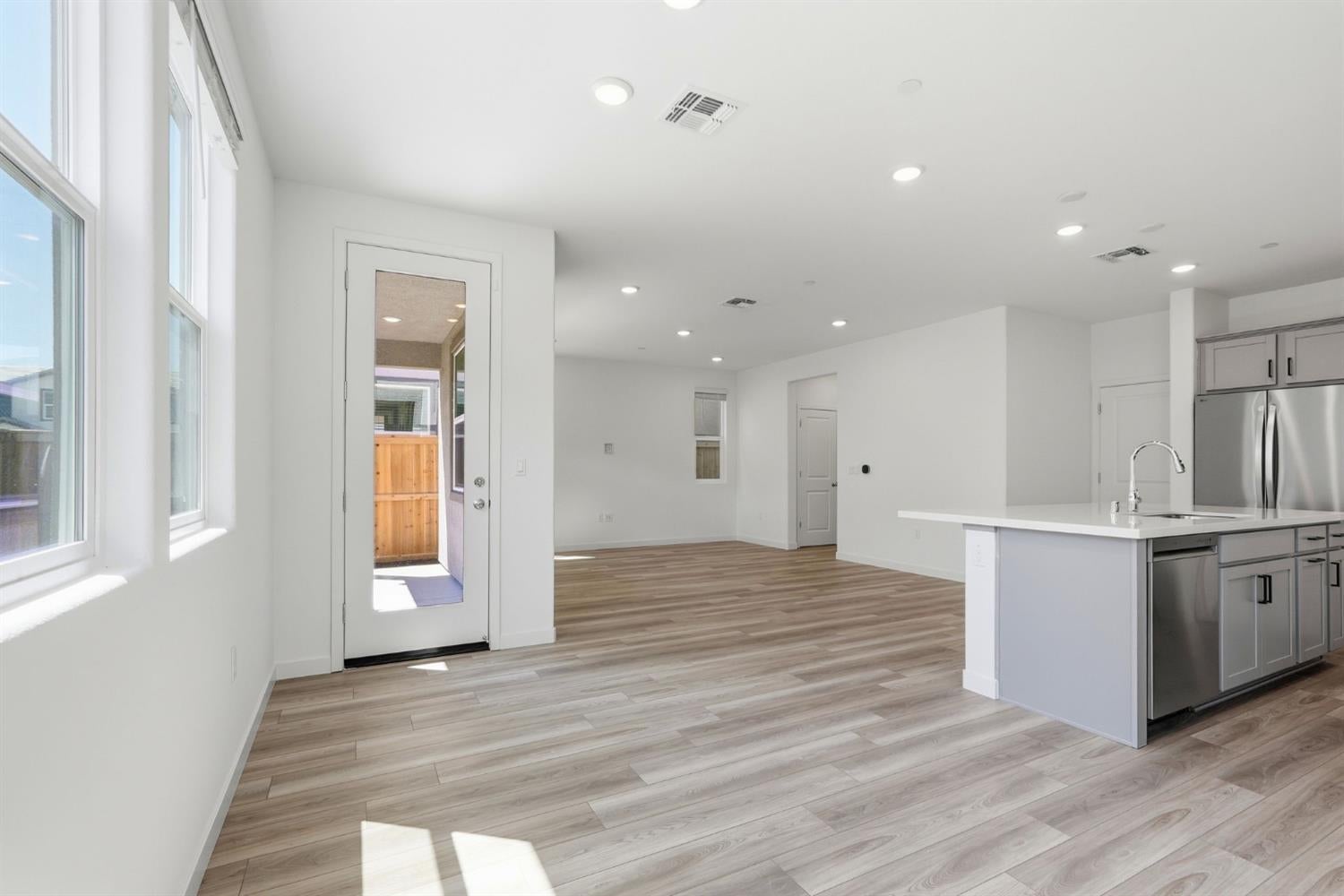 1007 Ginkgo Circle