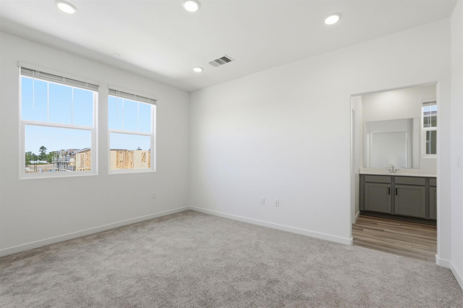 1007 Ginkgo Circle
