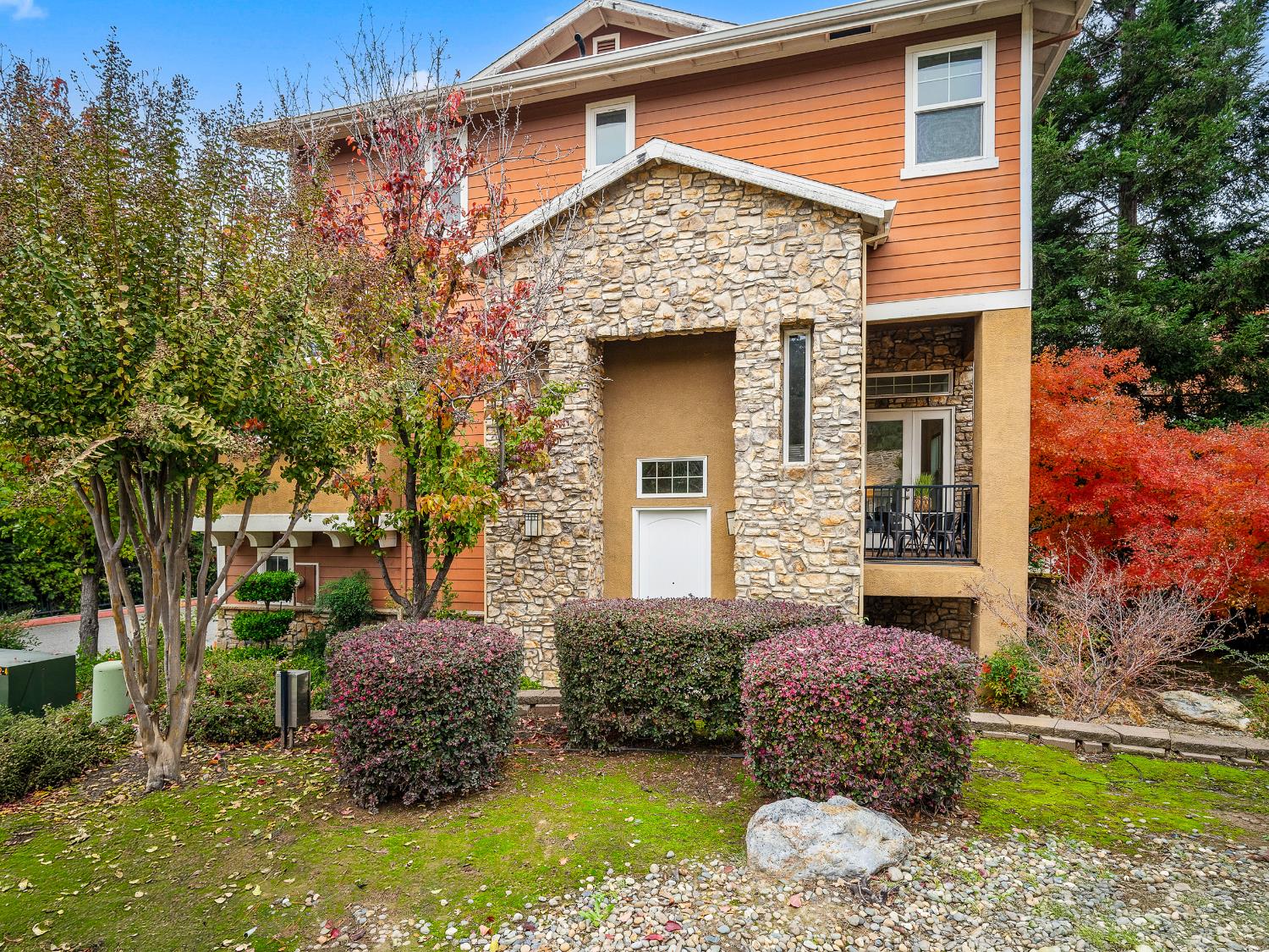 Fair Oaks, California 95628, United States, 4 Bedrooms Bedrooms, ,3 BathroomsBathrooms,Residential,Active,251827