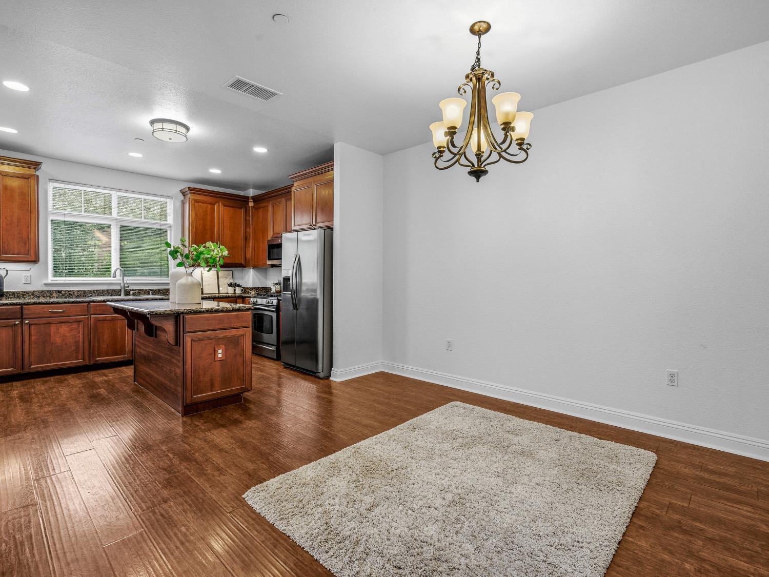 Fair Oaks, California 95628, United States, 4 Bedrooms Bedrooms, ,3 BathroomsBathrooms,Residential,Active,251827