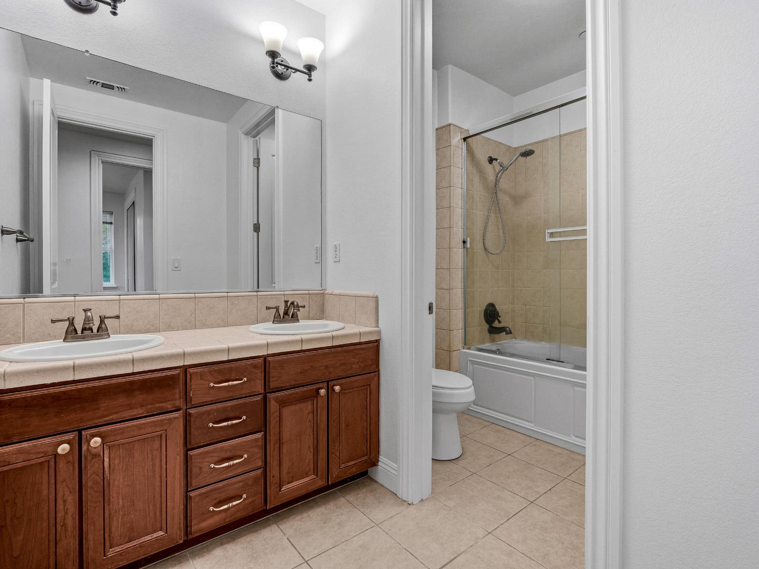 Fair Oaks, California 95628, United States, 4 Bedrooms Bedrooms, ,3 BathroomsBathrooms,Residential,Active,251827