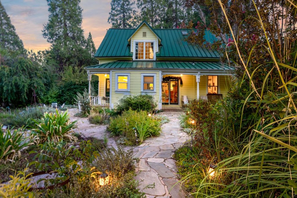 Photo of 15026 Wabash Avenue, Grass Valley, CA 95945 (MLS # 225126151)