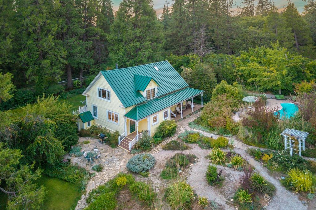 Photo of 15026 Wabash Avenue, Grass Valley, CA 95945 (MLS # 225126151)