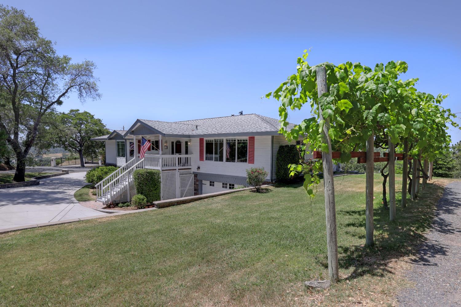 7293 Ridge Road