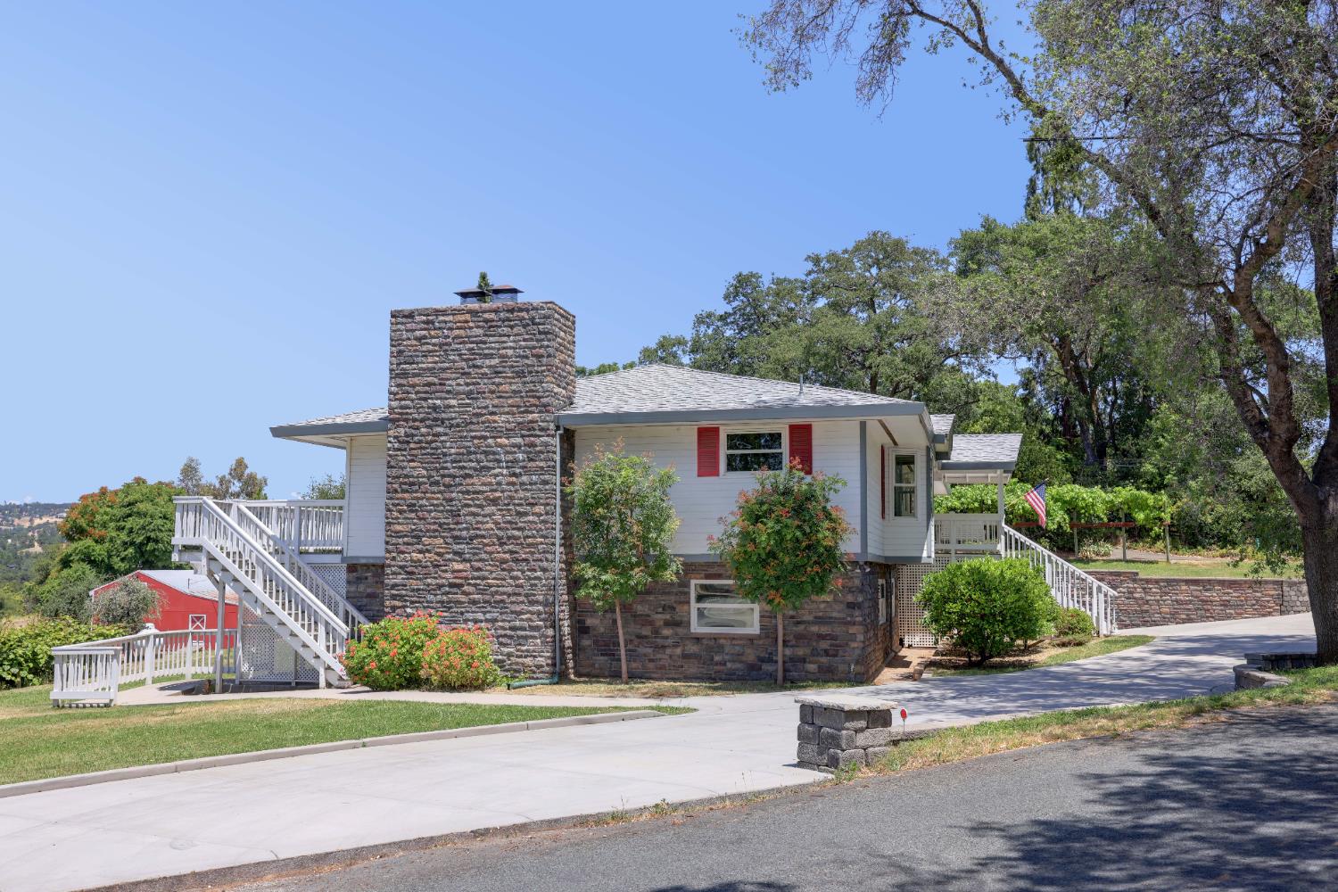 7293 Ridge Road