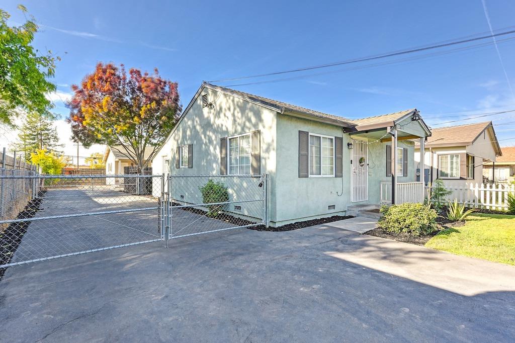 2569 Erickson Street
