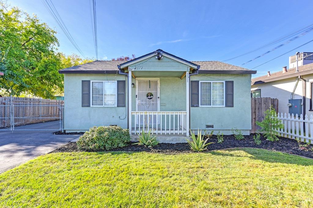 2569 Erickson Street
