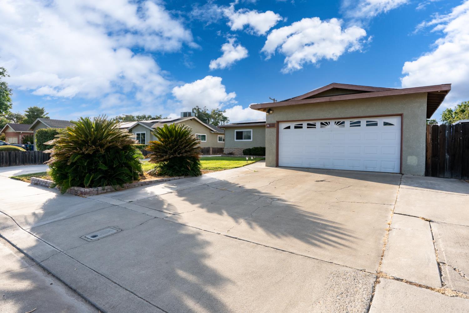 Los Banos, California 93635, United States, 3 Bedrooms Bedrooms, ,2 BathroomsBathrooms,Residential,Active,219571