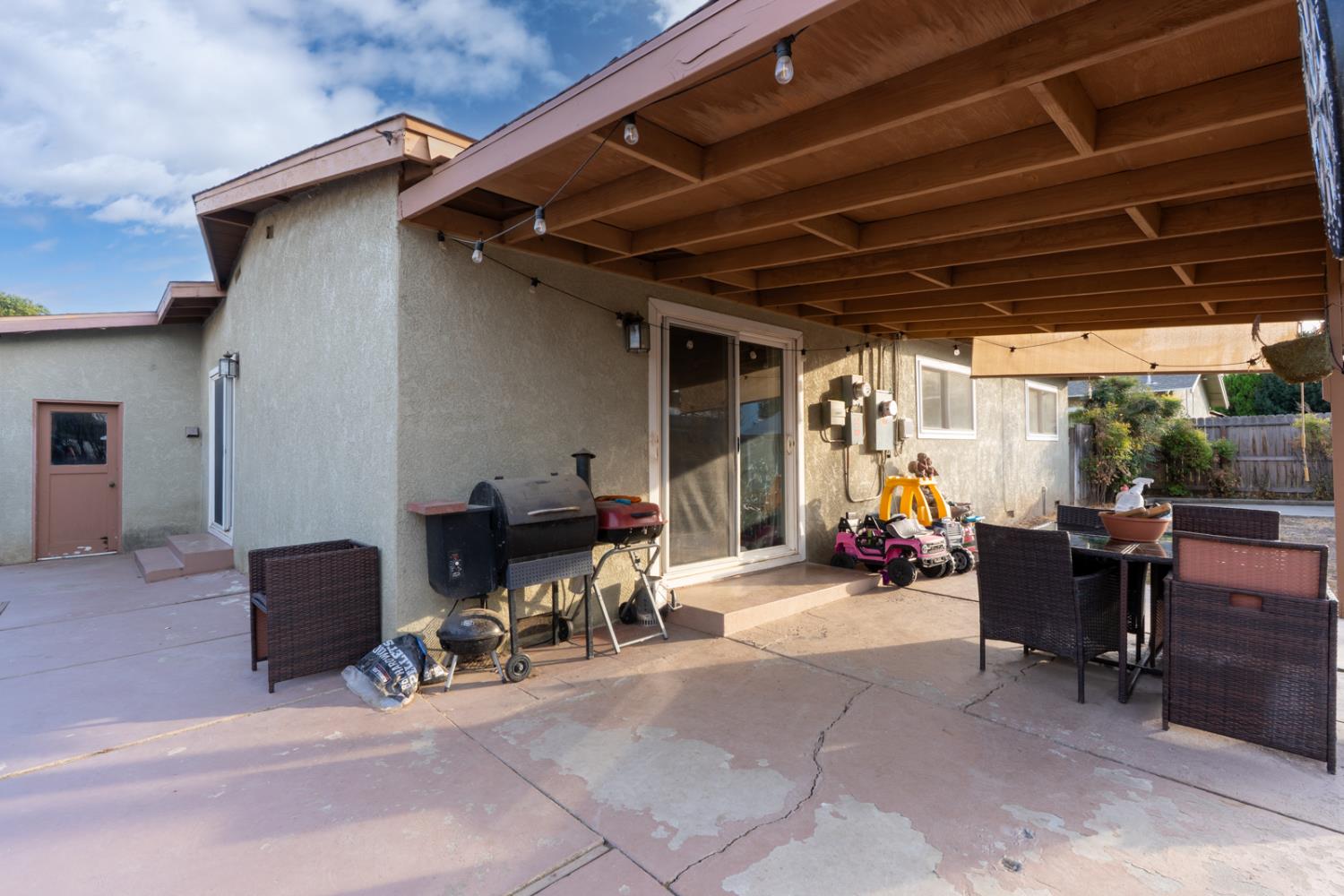 Los Banos, California 93635, United States, 3 Bedrooms Bedrooms, ,2 BathroomsBathrooms,Residential,Active,219571