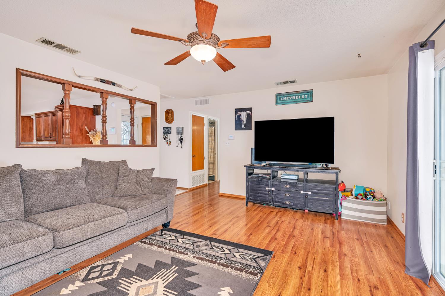 Los Banos, California 93635, United States, 3 Bedrooms Bedrooms, ,2 BathroomsBathrooms,Residential,Active,219571