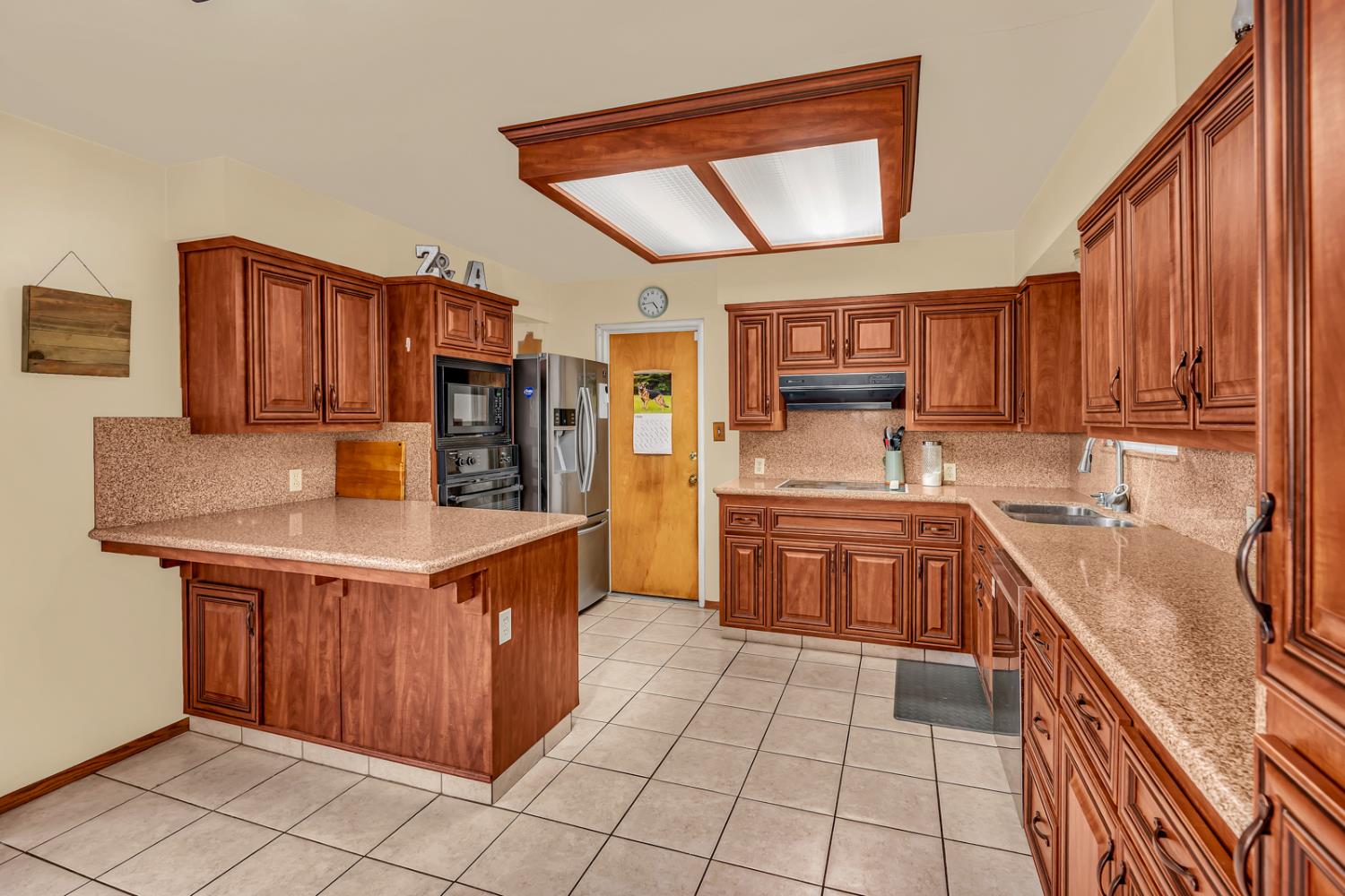 Los Banos, California 93635, United States, 3 Bedrooms Bedrooms, ,2 BathroomsBathrooms,Residential,Active,219571