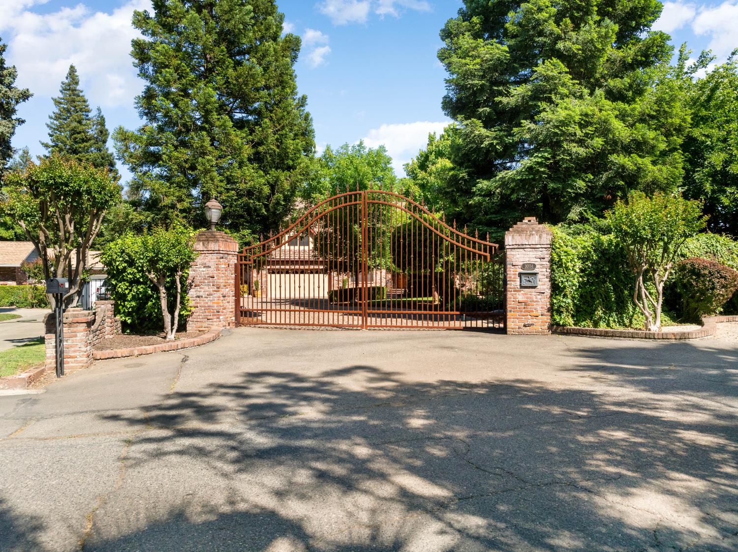 3004 Root Avenue